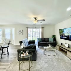 Luxury 4BR Family Home w/ King Suite + Game Room