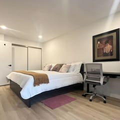 Modern Design • WFH • King Bed for Longer Stays
