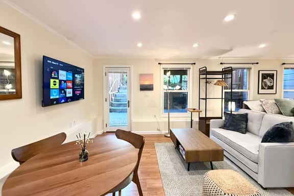 Garden Retreat • Easy Transit to Downtown & UCSF - Image 1