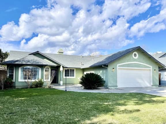 Luxury 4BR Family Home w/ King Suite + Game Room - Image 4